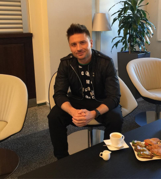 Новое фото Сергей Лазарева с сыном взорвало сеть