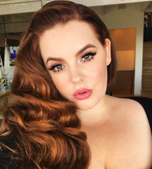 Тесс Холидей фото 2017