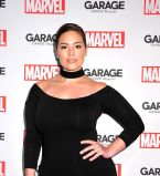 Поклонники Эшли Грэм считают, что она копирует Ким Кардашьян