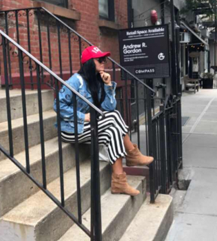 Ассия Ахат сходила на свидание со своим мужем