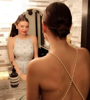 Миранда Керр показала роскошное обручальное кольцо