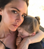 Самая лучшая мама: Виктория Бекхэм растрогала подписчиков нежным фото с малышкой Харпер