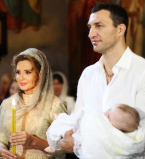 Владимир Кличко и Оксана Марченко стали крестными дочери Нестора Шуфрича