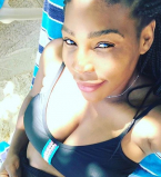 Серена Уильямс позирует в купальнике на седьмом месяце беременности