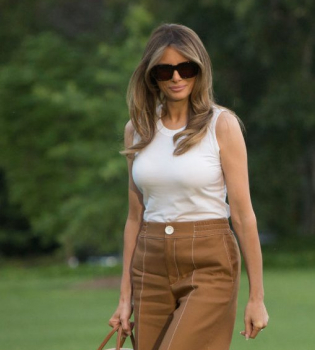 В сети впервые появились фото родителей Мелании Трамп: на кого похожа первая леди?