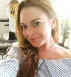 Линдси Лохан кардинально сменила прическу и вернулась в кино