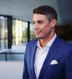 Дмитрий Черкасов закрутил роман с певицей