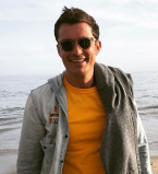 Редкий кадр: Орландо Блум опубликовал забавное фото с сыном