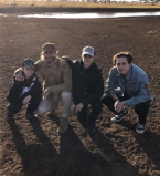 Особенное время: Дэвид Бекхэм опубликовал серию счастливых фото с детьми во время путешествия по Африке