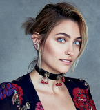 Дочь Майкла Джексона снялась в сексуальном топе для обложки глянца