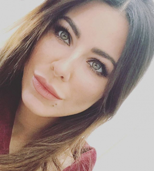 На зависть всем: Ани Лорак показала идеальный пресс во время тренировки