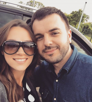 Моя королева: Григорий Решетник поделился ярким фото своей супруги Кристины