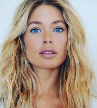 Мама двоих детей Даутцен Крус взорвала сеть сексуальным фото в бикини