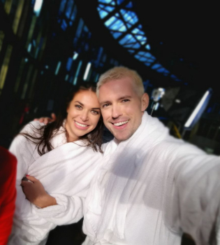 На съемках клипа Маркуса Рива девушка спрыгнула с 3-метровой высоты