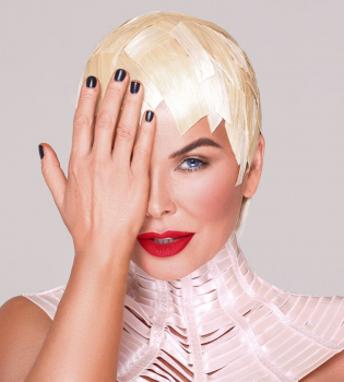 Ассия Ахат решилась на смелый эксперимент со своей внешностью