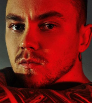 Артем Пивоваров фото