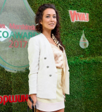 Анетти Жернова перекрасила волосы в красный цвет