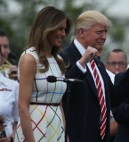 Все в сборе: Дональд, Мелания и Иванка Трамп с детьми на пикнике в Белом доме