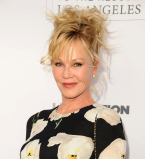 59-летняя Мелани Гриффит похвасталась подтянутой фигурой