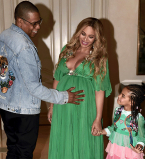 Бейонсе с новорожденным детьми наконец выписали из больницы