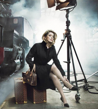 73-летняя Катрин Денев восхищает красотой в рекламной кампании Louis Vuitton