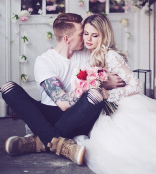 Внук Аллы Пугачевой и его возлюбленная подали заявление в ЗАГС