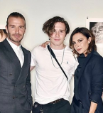 Гордые родители: Виктория и Дэвид Бекхэм поддержали сына Бруклина на презентации его первой книги