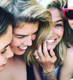 Новое семейное фото Веры Брежневой с сестрами