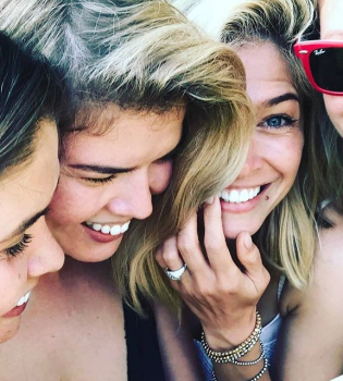 Новое семейное фото Веры Брежневой с сестрами