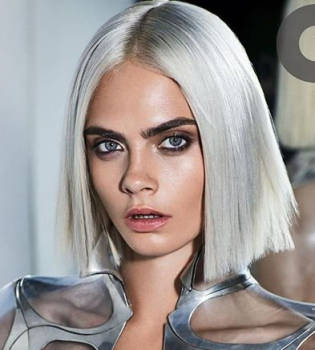 Сексуальный робот: Кара Делевинь в железном костюме блистает на обложке GQ