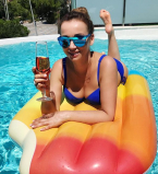 Анфиса Чехова в купальнике 2017