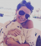 Дама с собачкой: счастливая Жанна Бадоева проводит лето в Италии