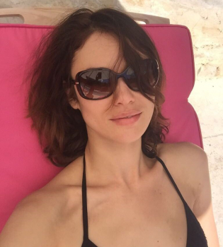 Ольга Куриленко в купальнике фото