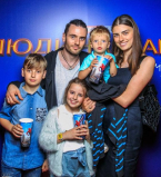 Милош Елич с семьей