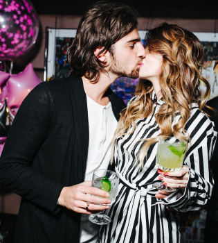 Владимир Дантес поздравил Надю Дорофеву с годовщиной свадьбы