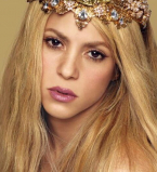 Как королева: Шакира в золотом наряде снялась для обложки глянца