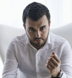 Григорий Решетник в фотосессии для Viva!