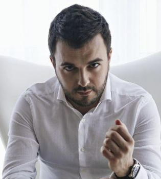 Григорий Решетник в фотосессии для Viva!