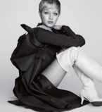 В гигантских сапогах и со стрижкой под мальчика: Джиджи Хадид предстала в новом образе