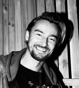 Благодарный сын: Алан Бадоев показал своих родителей