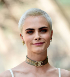 Не модой единой: Кара Делевинь с благотворительной миссией съездила в Африку