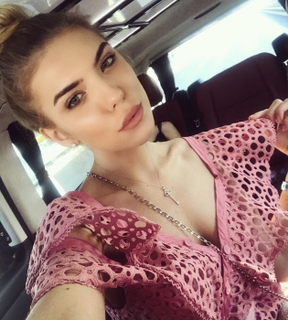 Ассоль Катя Гуменюк засыпала сеть нежными снимками со своим возлюбленным