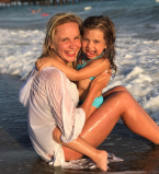 Лилия Ребрик повеселилась на пенной вечеринке