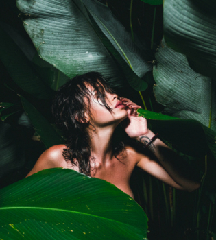 Дженнифер Лопес сплагиатила идею клипа Марии Яремчук?