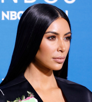 Ким Кардашьян крупным планом: рассматриваем звезду вблизи