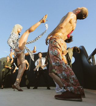 Monatik выпустил фирменное танцевальное вещество