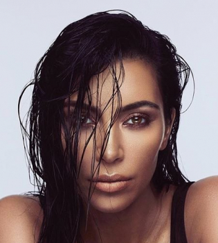 Долой одежду: самые горячие пляжные фото Эмили Ратаковски, Ким Кардашьян, Кендалл Дженнер и других звезд