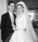 Миранда Керр показала свои свадебные фото