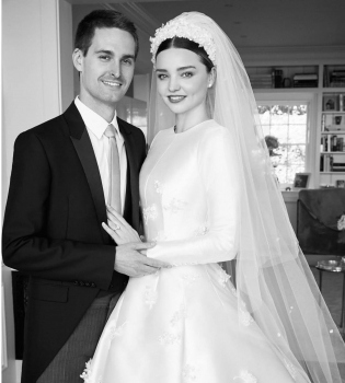 Миранда Керр показала свои свадебные фото