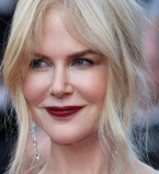 50-летняя Николь Кидман появилась на обложке журнала в ультраоткровенном образе